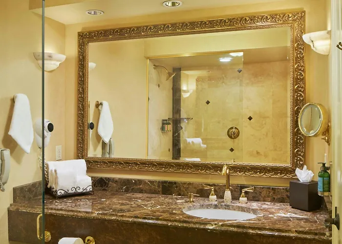 Hotels with tennis Davenport , Autograph Collection