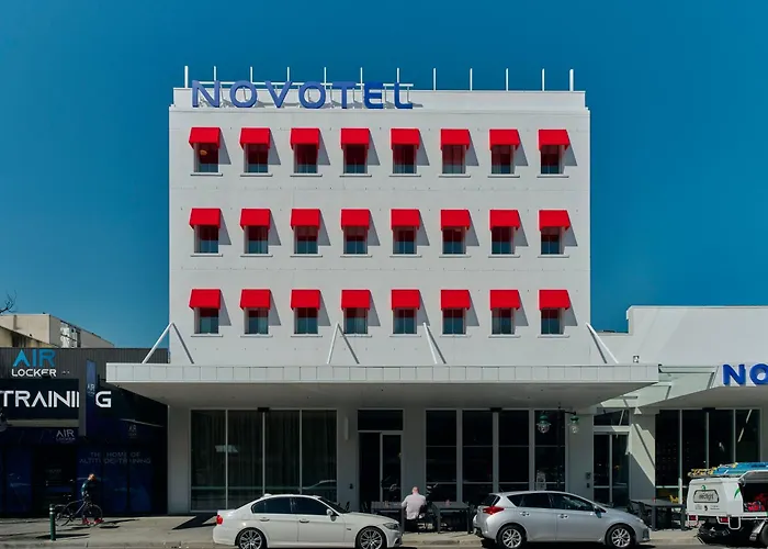Saint Kilda Beach Hotel
