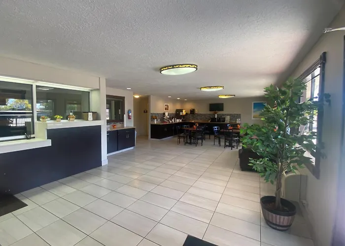 Days Inn & Suites By Wyndham Albuquerque West