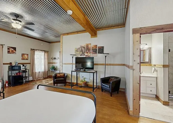 All Vacation Rentals Historic Rocky Hill