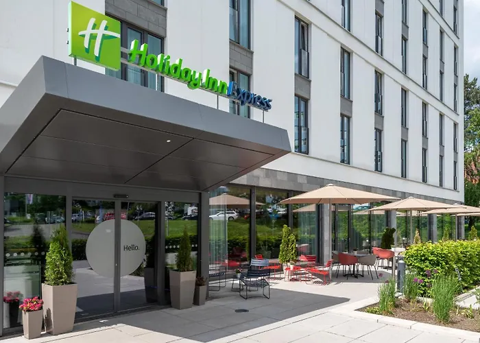 Holiday Inn Express - By Ihg