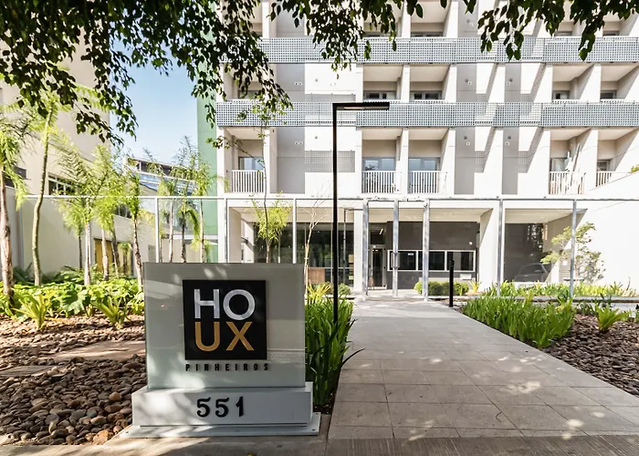 Charlie Houx Pinheiros