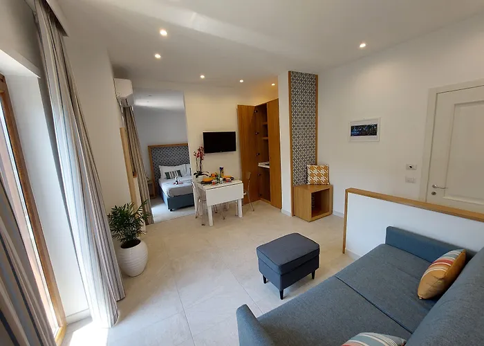 Mistral Luxury Suites