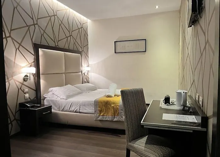 Catone District Hotel