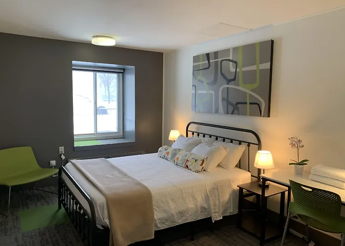 Hi Calgary City Centre -