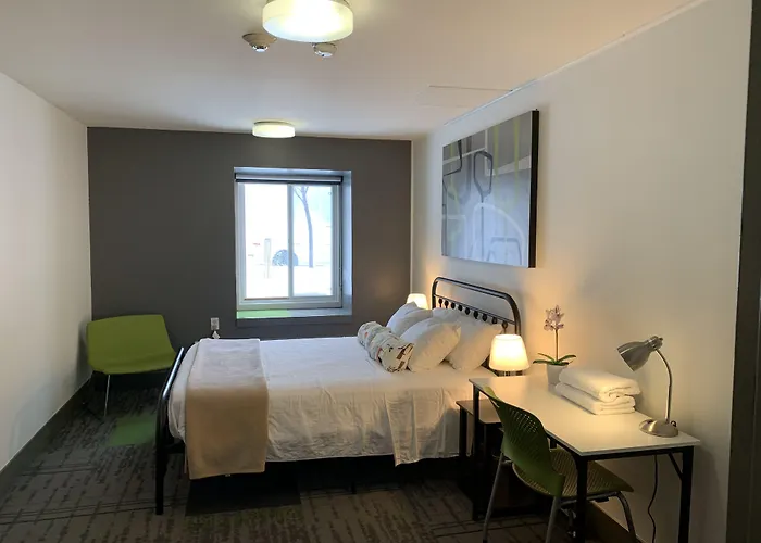 Hi Calgary City Centre -