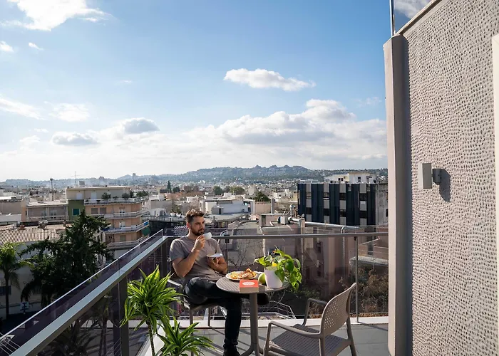 Chroma Fashion Rooms & Apartments