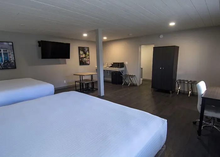 Americana Modern Hotel