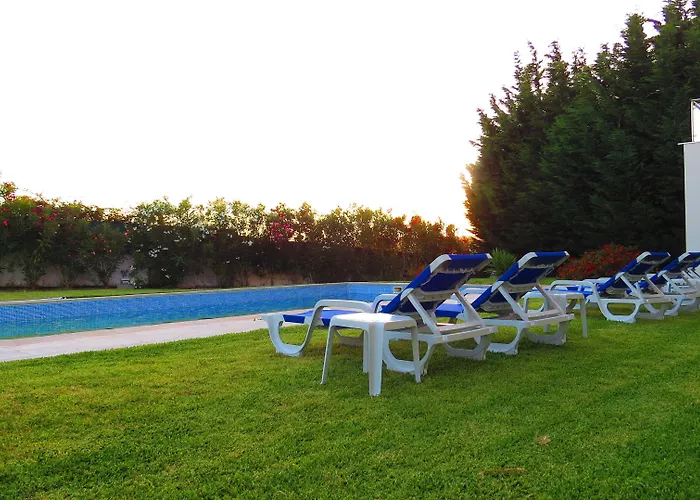 Hilltop Oasis Lisboa Oeiras
