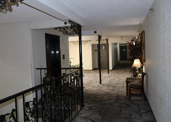 Oyo Townhouse Tulsa Woodland Hills