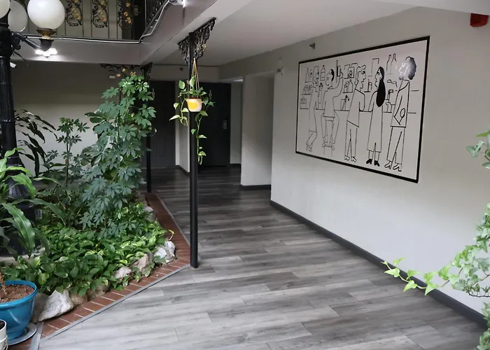 Oyo Townhouse Tulsa Woodland Hills