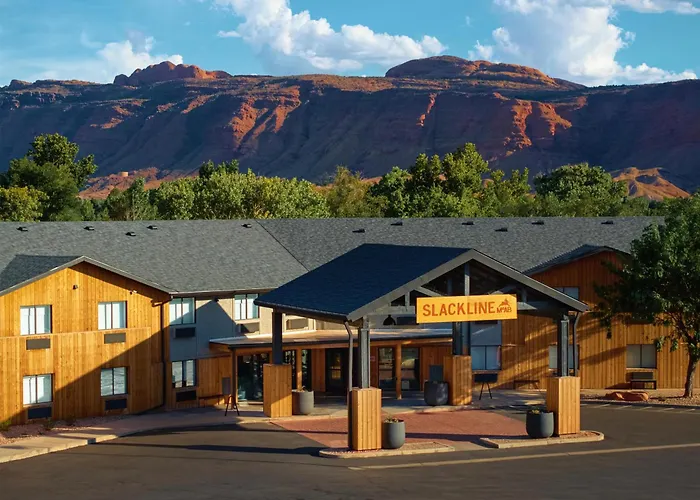Slackline Moab, Outset Collection By Hilton