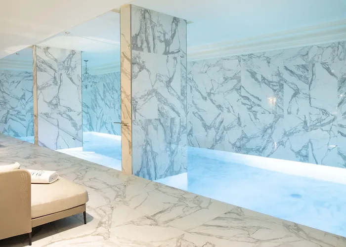 Hotels with pool Le Damantin & Spa
