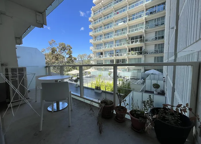 Tasha'S Apartments On Warwick