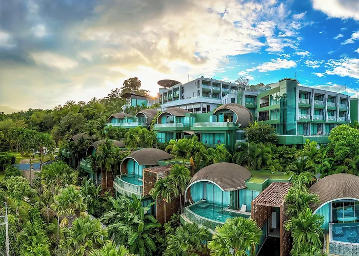 Crest Resort & Pool Villas - Sha Extra Plus