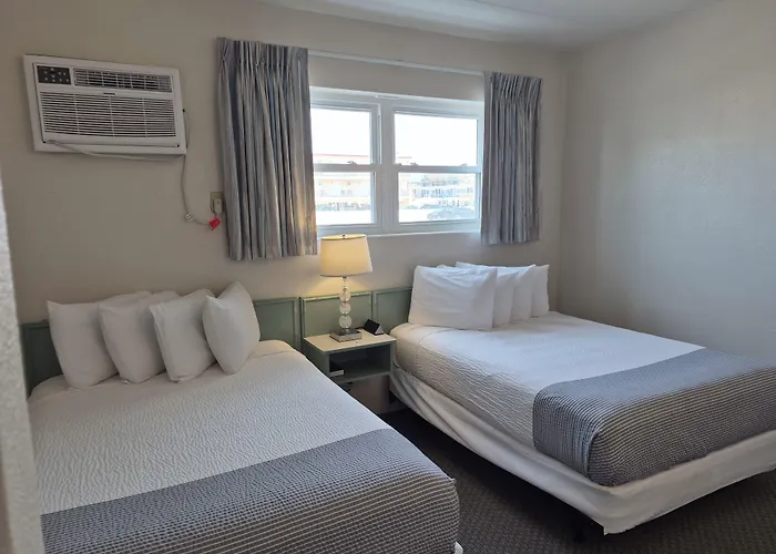 Aquarius Oceanfront Inn