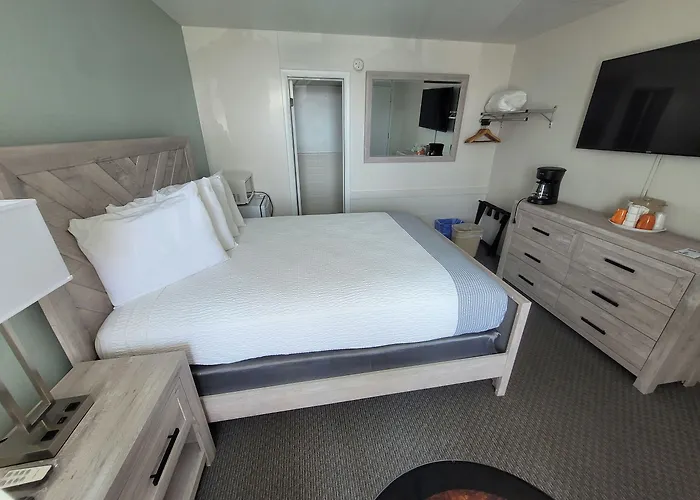 Aquarius Oceanfront Inn