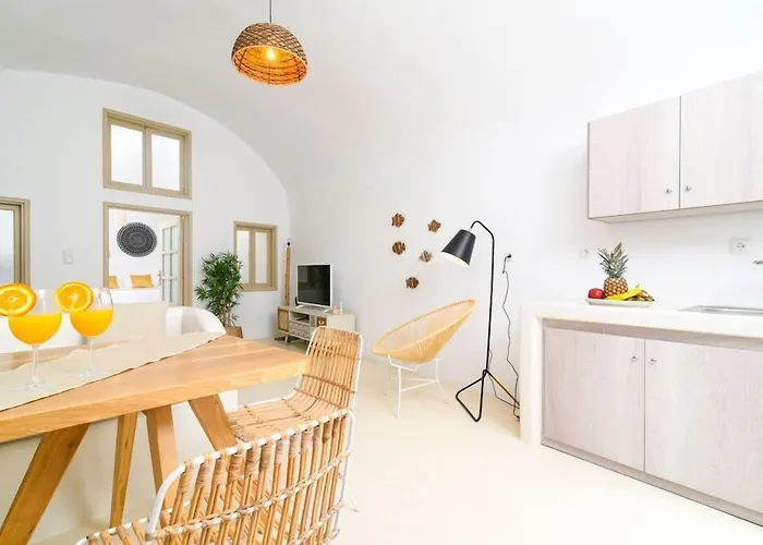 Suite Home Santorini