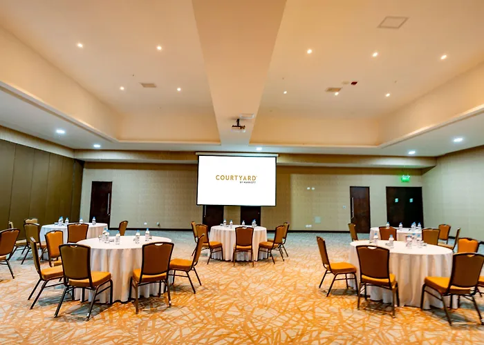 Courtyard By Marriott Santiago Airport