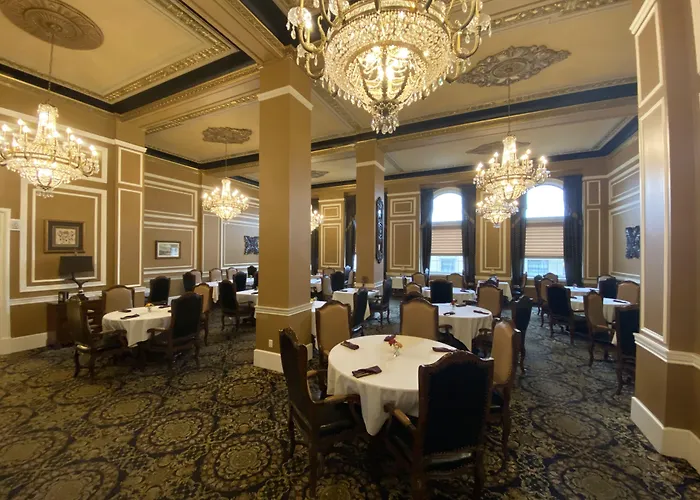 Grant Hall Hotel