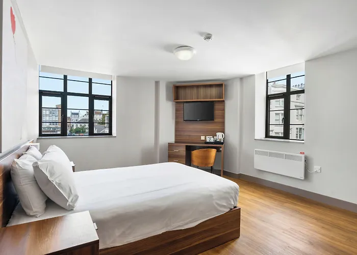 Britannia Study Hotel