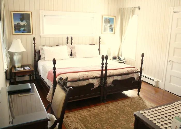 The Coolidge Corner Guest House: A Brookline Bed And Breakfast