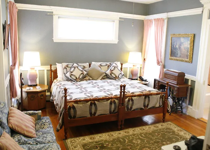 The Coolidge Corner Guest House: A Brookline Bed And Breakfast