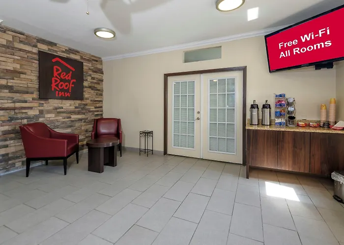 Red Roof Inn - Entertainment District