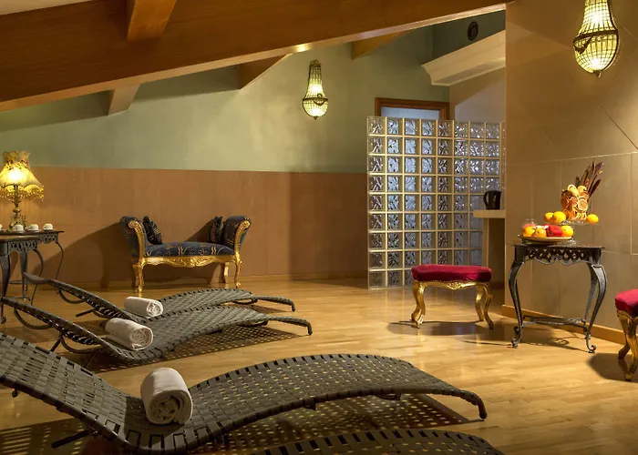 Beach Hotels Golden Tulip Rome Piram