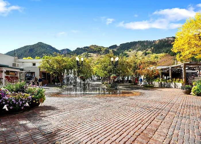 Aspen Square Condominium
