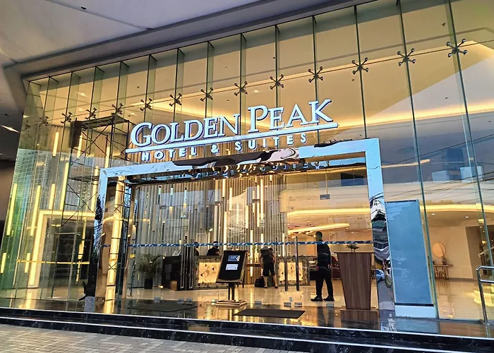 Golden Peak Hotel & Suites Powered By Cocotel
