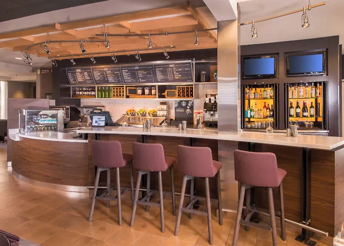 Courtyard By Marriott Dulles Airport