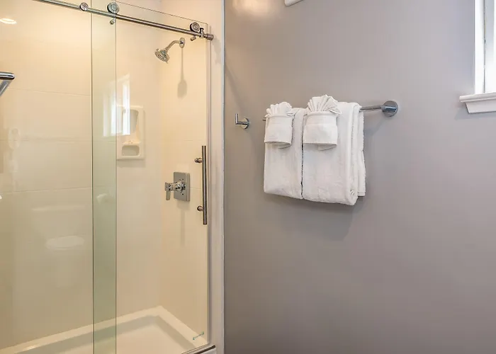  Inn At 1252 Monterey
