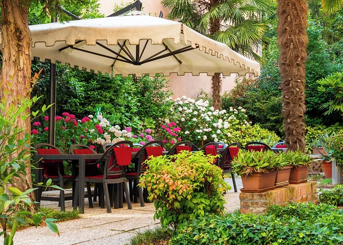 Hotels With Four Stars Amadeus
