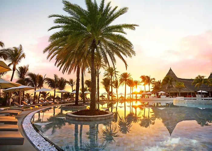 Lux* Belle Mare Resort & Villas