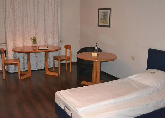 Hotel mit Pool: Hotel Domino