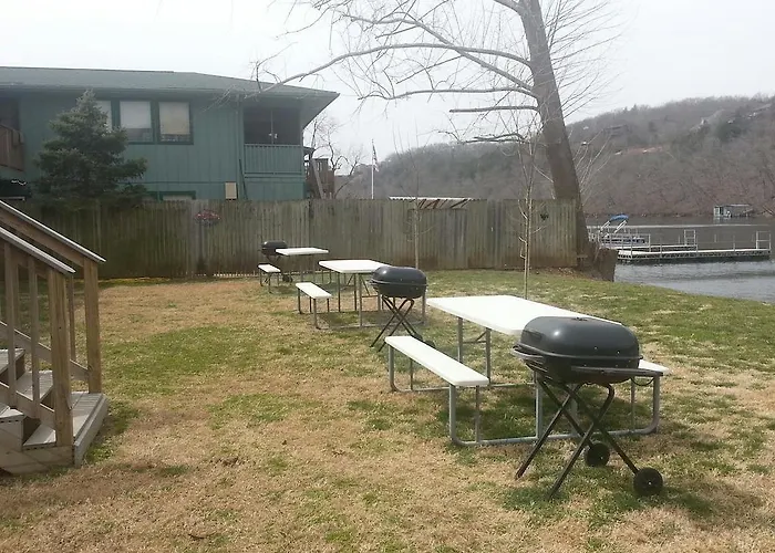 Taneycomo Lakefront Resort