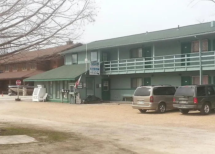 Taneycomo Lakefront Resort