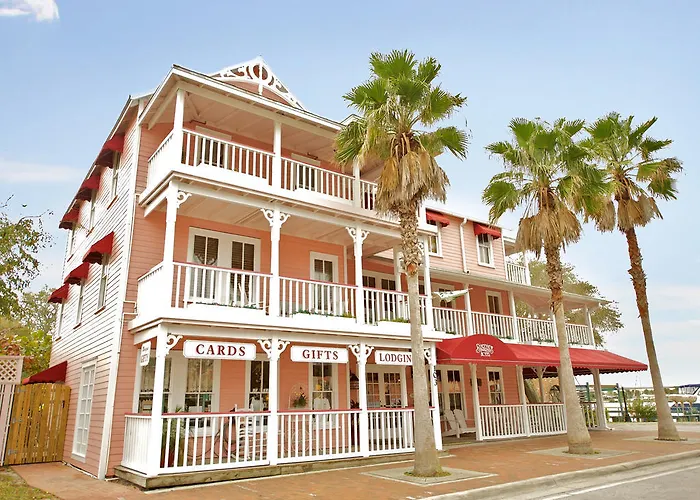 Luxury hotel only: The Riverview Hotel - New Smyrna Beach
