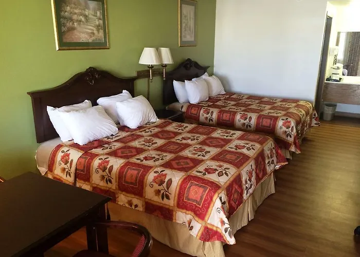 Hotel with view: Rodeway Inn Santa Rosa