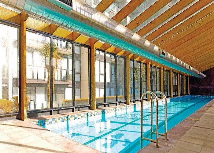 Hotels with tennis Melbourne Short Stay Apartments - Melbourne Cbd