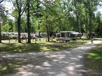 Jell E Bean Campground And Trailers