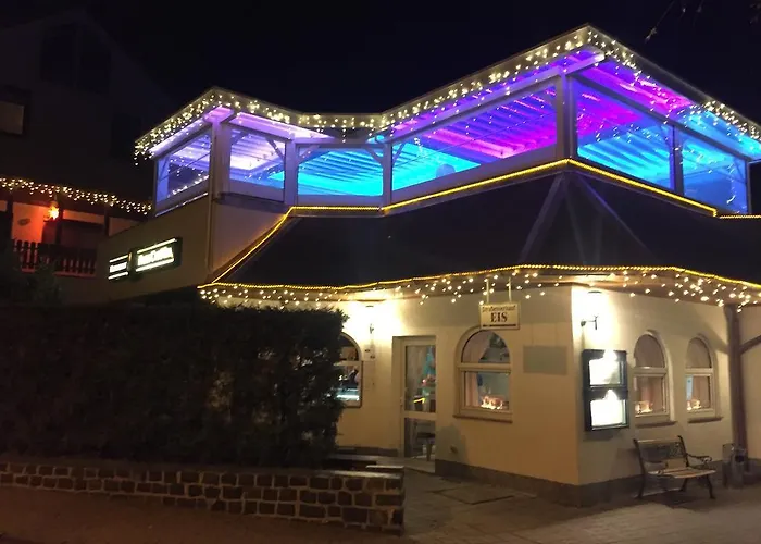 & Restaurant Park Cafe Isa