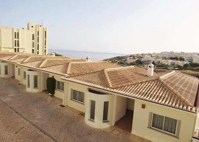 Hotel nahe College: Vila Mos - Beach Resort