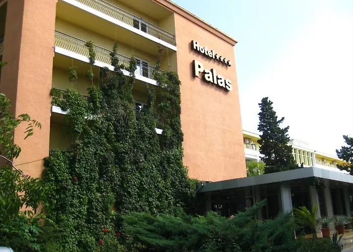Hotel Palas
