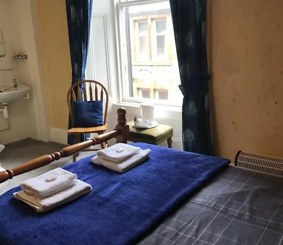 Cheap hotel: Balmoral Hotel