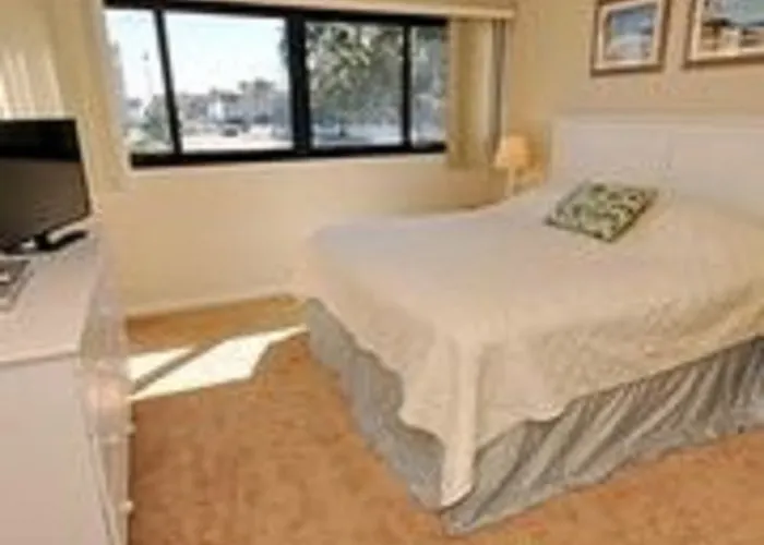 Units At Holiday Towers By Elliott Beach Rentals
