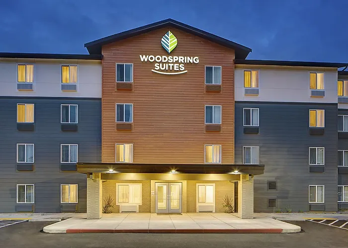 Cheap hotel: Woodspring Suites Seattle Everett