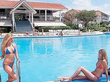 Pet Friendly hotel: Barcelo Playa Langosta