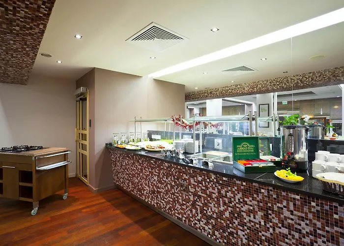 Beach hotel: Hotel Ikar